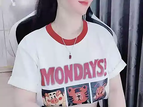 Snapshot of _Lygn__ chatting on 12.16.24 Lygn online show from 12.16.24