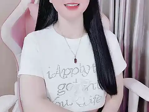 Snapshot of _Lygn__ chatting on 12.22.24 Lygn online show from 12.22.24