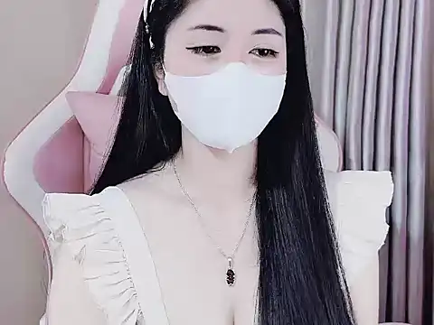 Snapshot of _Lygn__ chatting on 12.28.24 Lygn online show from 12.28.24