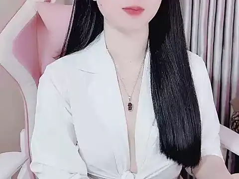 Snapshot of _Lygn__ chatting on 12.28.24 Lygn online show from 12.28.24
