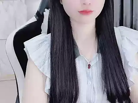 Snapshot of _Lygn__ chatting on 01.05.25 Lygn online show from 01.05.25