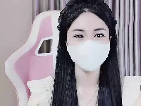 Snapshot of _Lygn__ chatting on 03.22.25 Lygn online show from 03.22.25