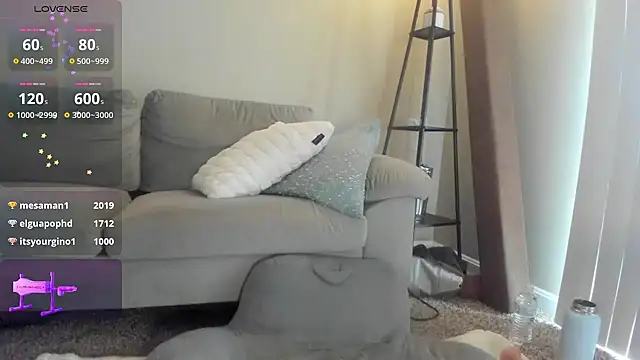 Snapshot of peachymexo chatting on 12.18.24 peachymexo online show from 12.18.24