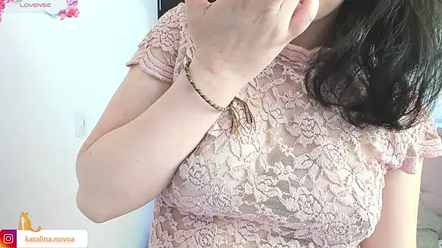 Katalina novoa online show from 01.25.25