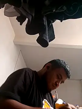 YoSoyLittleBoy online show from 09.26.25