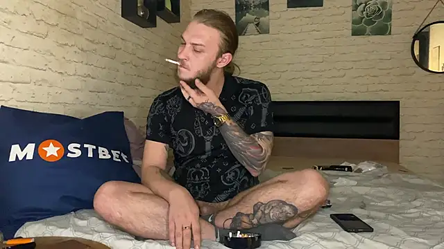 Snapshot of leesmoke chatting on 01.05.25 leesmoke online show from 01.05.25