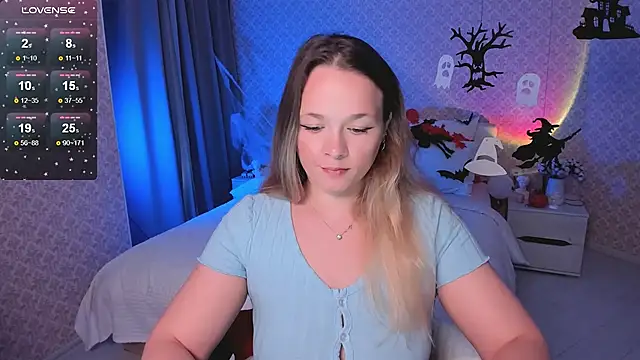 Snapshot of SherillBrill chatting on 10.29.25 SherillBrill online show from 10.29.25