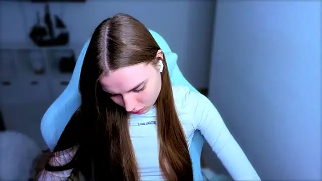 StellaLawless online show from 10.29.25