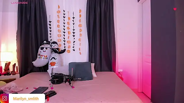 MarilynSmIith online show from 10.13.25