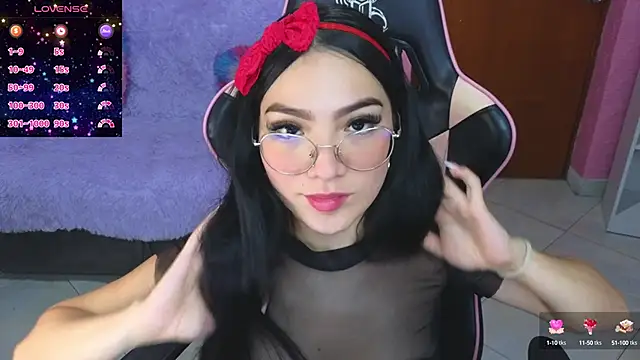 Snapshot of keity_moon chatting on 02.22.25 keity moon online show from 02.22.25