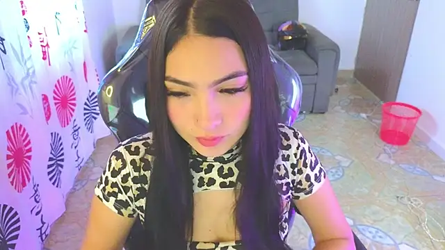 Snapshot of keity_moon chatting on 09.10.25 keity moon online show from 09.10.25