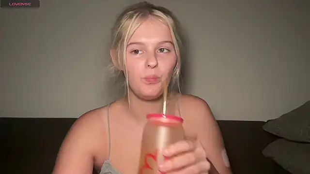 Allylove03 online show from 11.15.25