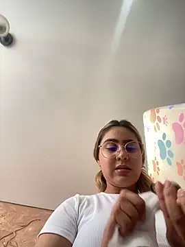 Snapshot of Miabonnett_ chatting on 12.14.24 Miabonnett online show from 12.14.24
