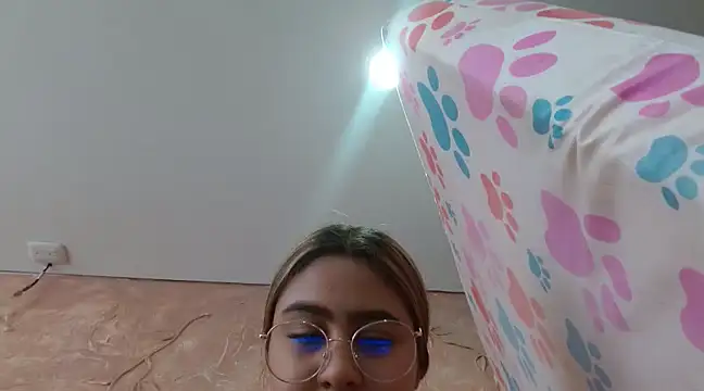 Snapshot of Miabonnett_ chatting on 12.17.24 Miabonnett online show from 12.17.24