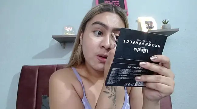 Snapshot of Miabonnett_ chatting on 01.17.25 Miabonnett online show from 01.17.25