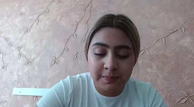 Snapshot of Miabonnett_ chatting on 01.19.25 Miabonnett online show from 01.19.25