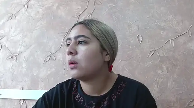Snapshot of Miabonnett_ chatting on 01.27.25 Miabonnett online show from 01.27.25