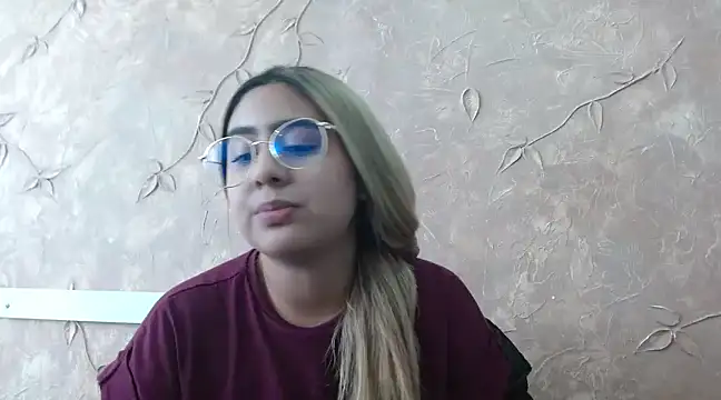 Snapshot of Miabonnett_ chatting on 02.06.25 Miabonnett online show from 02.06.25