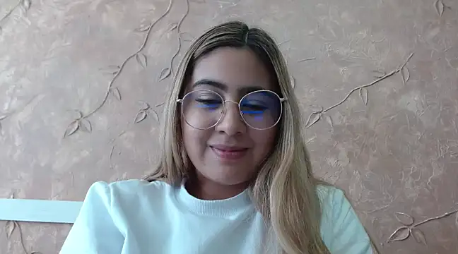 Snapshot of Miabonnett_ chatting on 02.09.25 Miabonnett online show from 02.09.25