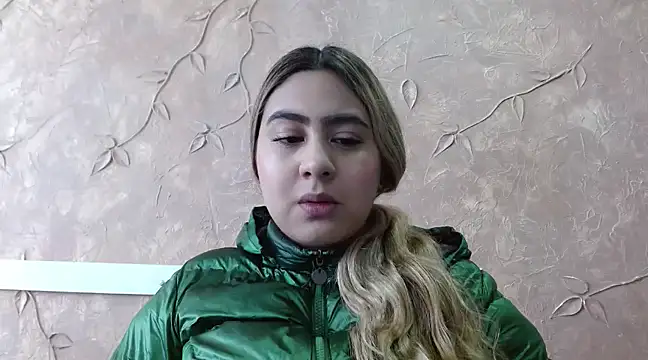 Snapshot of Miabonnett_ chatting on 02.20.25 Miabonnett online show from 02.20.25