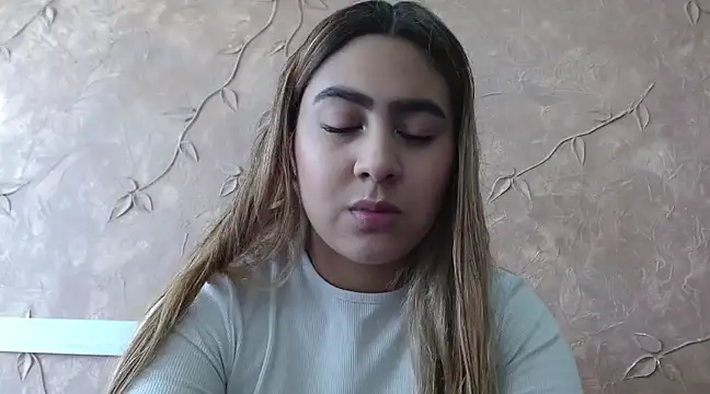 Snapshot of Miabonnett_ chatting on 02.21.25 Miabonnett online show from 02.21.25