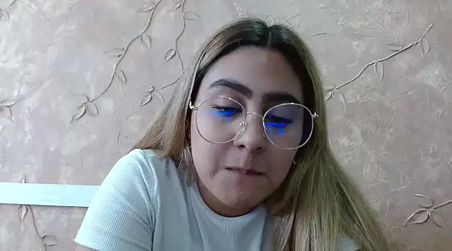 Snapshot of Miabonnett_ chatting on 02.21.25 Miabonnett online show from 02.21.25
