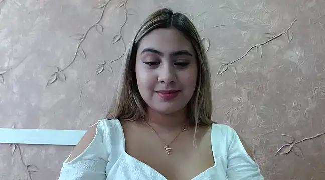Snapshot of Miabonnett_ chatting on 02.22.25 Miabonnett online show from 02.22.25