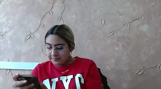 Snapshot of Miabonnett_ chatting on 02.24.25 Miabonnett online show from 02.24.25
