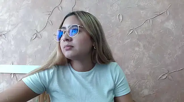Snapshot of Miabonnett_ chatting on 02.27.25 Miabonnett online show from 02.27.25