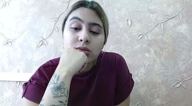 Snapshot of Miabonnett_ chatting on 02.28.25 Miabonnett online show from 02.28.25