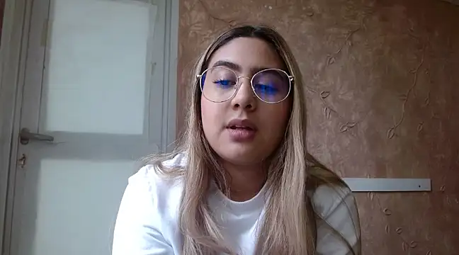 Snapshot of Miabonnett_ chatting on 03.03.25 Miabonnett online show from 03.03.25