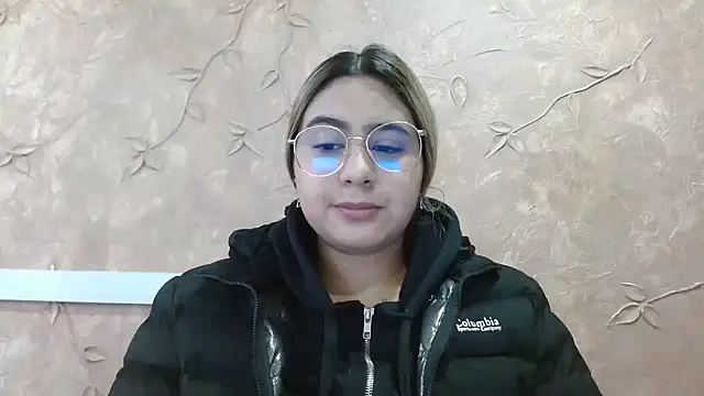 Snapshot of Miabonnett_ chatting on 03.04.25 Miabonnett online show from 03.04.25