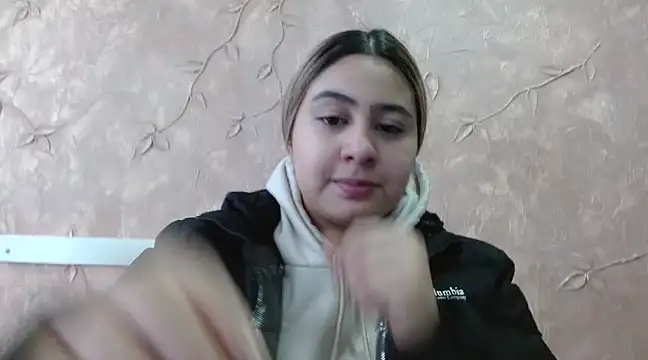 Snapshot of Miabonnett_ chatting on 03.05.25 Miabonnett online show from 03.05.25