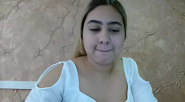 Snapshot of Miabonnett_ chatting on 03.15.25 Miabonnett online show from 03.15.25