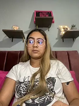 Snapshot of Miabonnett_ chatting on 03.20.25 Miabonnett online show from 03.20.25