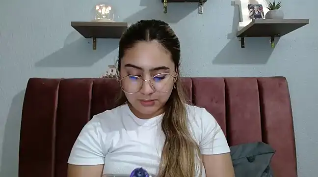 Snapshot of Miabonnett_ chatting on 03.21.25 Miabonnett online show from 03.21.25