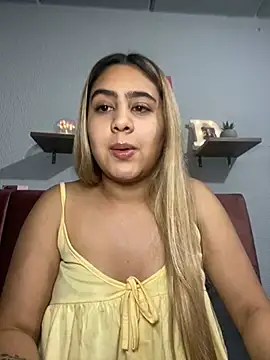 Snapshot of Miabonnett_ chatting on 03.22.25 Miabonnett online show from 03.22.25