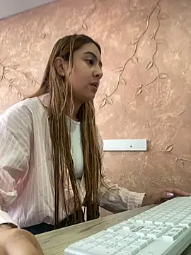 Snapshot of Miabonnett_ chatting on 09.15.25 Miabonnett online show from 09.15.25