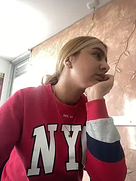 Miabonnett  online show from 11.12.25