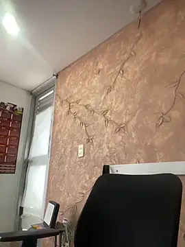 Miabonnett  online show from 12.17.25