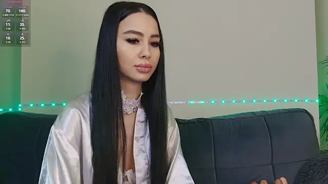 OnlyXandra online show from 02.11.25