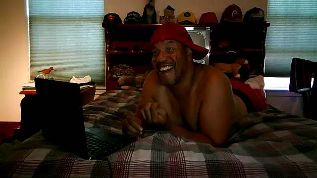 Snapshot of pimpdaddy4ever chatting on 10.09.25 pimpdaddy4ever online show from 10.09.25