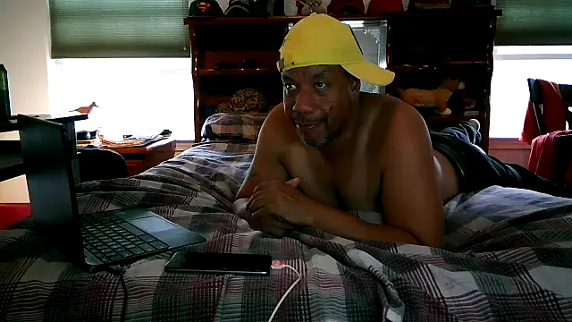 Snapshot of pimpdaddy4ever chatting on 10.26.25 pimpdaddy4ever online show from 10.26.25