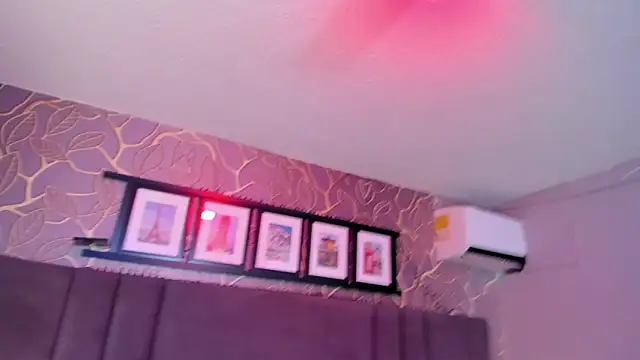 selene tylor  online show from 01.03.25
