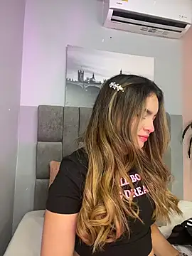 Snapshot of selene_tylor_ chatting on 07.19.26 selene tylor online show from 07.19.26