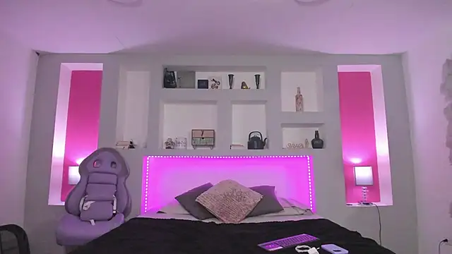 ViolettaBaker  online show from 12.06.24