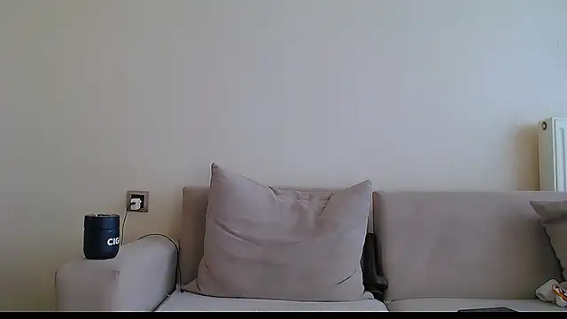   QUEEN    online show from 09.23.25