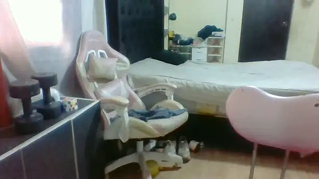 Jennxdolls online show from 02.13.25