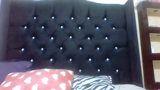 Jennxdolls online show from 03.08.25