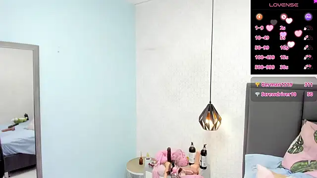 Snapshot of MADISON_ROWAN1 chatting on 02.21.25 MADISON ROWAN1 online show from 02.21.25